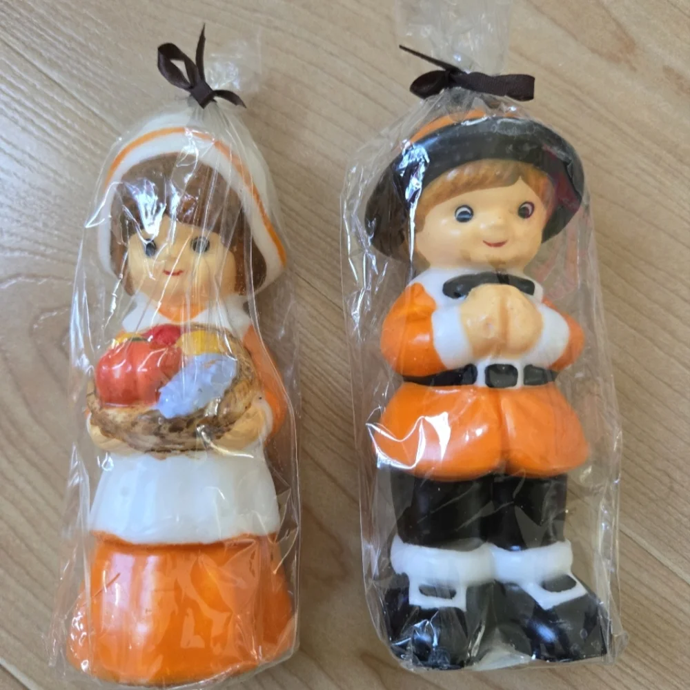 Set of 2 vintage 1990s Thanksgiving pilgrim candles, NWT